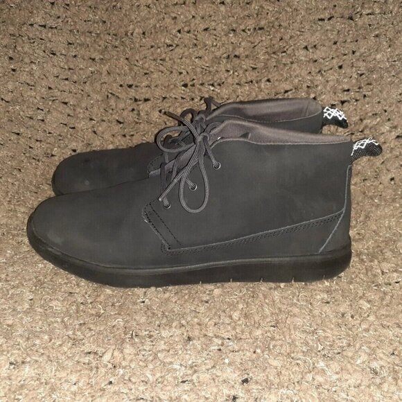 TREADLITE BY UGG-Canoe Chukka Sneaker-Black Nubuck-Sz 36-6-Near Mint - Picture 4 of 8